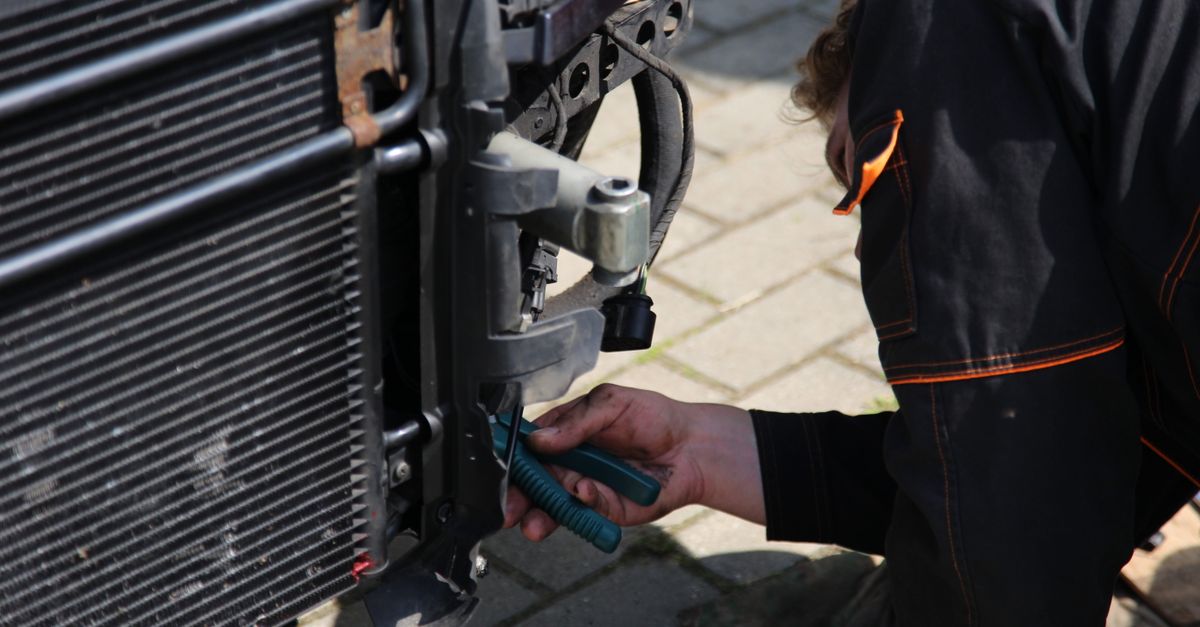 locksmith service technician — Secure Nest Locksmith Experts