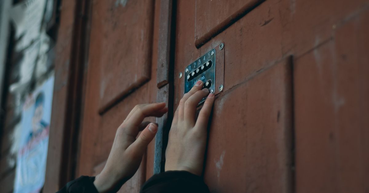 Smart Lock Installation and Keyless Entry for Etobicoke Homes — Secure Nest Locksmith Experts